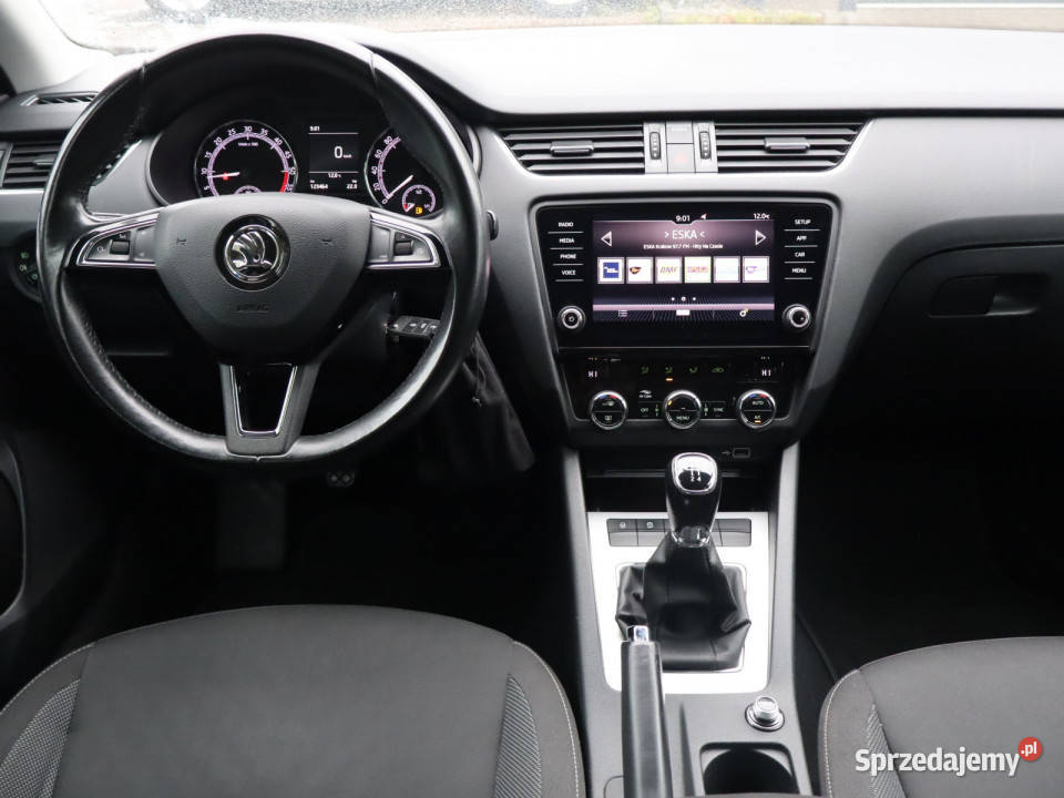 Skoda Octavia 16 TDI światła przeciwmgielne Katowice