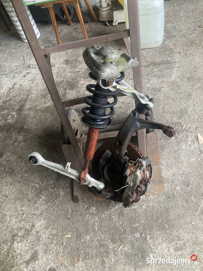 udi A6 4B 42 V8 S6 RS6 Zwrotnica prawa 4B3407258 sprzedam