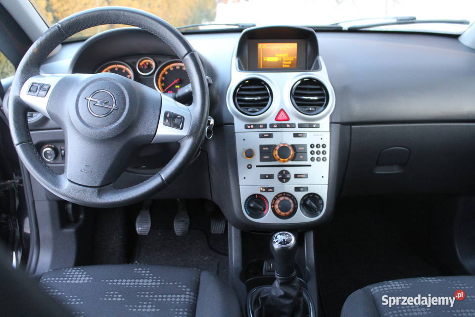 Opel Corsa D 14 87 2014r podkarpackie Blizne