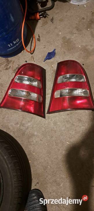 Mercedes A160 W168 lift Lampa prawa i lewa tylna Lampy tylne Sieroczyn