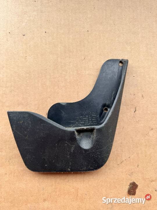 Chlapacze tył komplet prawy lewy Yaris III 1120