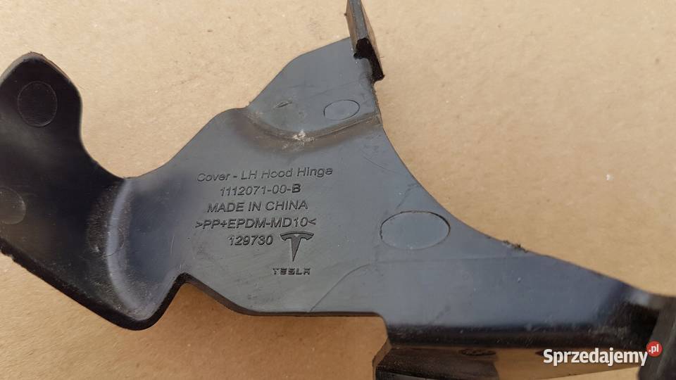 OSŁONA ZAWIASU LEWA PRZÓD TESLA 3 Międzychód sprzedam