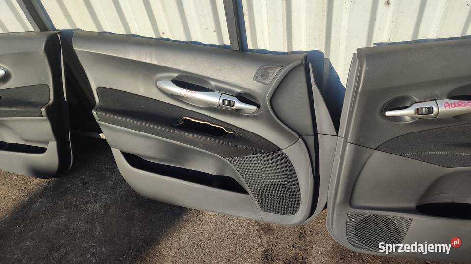 TOYOTA AURIS I LIFT FOTEL KANAPA BOCZKI FOTELE Włoszczowa