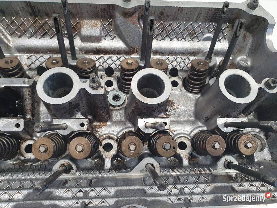 GŁOWICA CYLINDRÓW BMW E39 E46 22 i 1436812 osobowe lubelskie Chełm