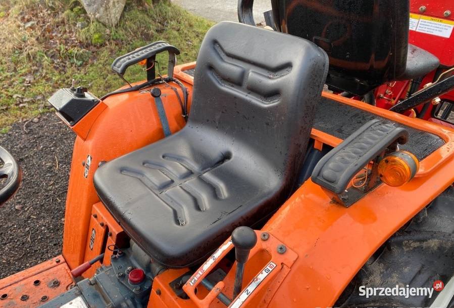 Miniciągnik Kubota ZB 1702M z ładowaczem i