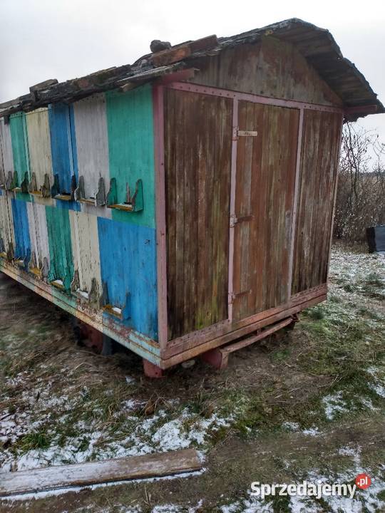 Barakowóz na ule na baloty Świdwin