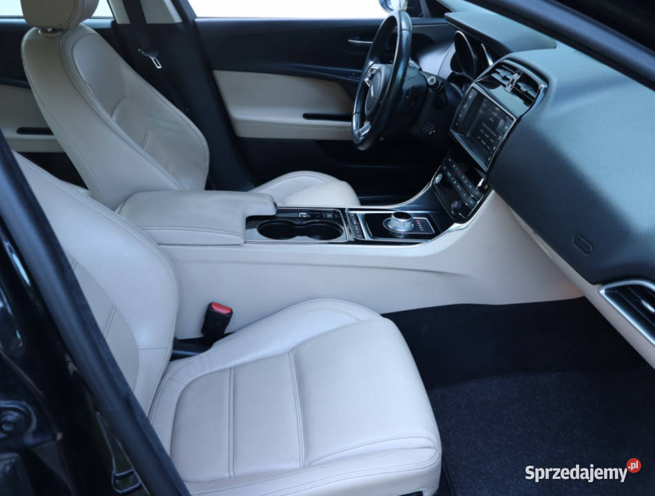 Jaguar XE 20d wielofunkcyjna kierownica mazowieckie Piaseczno