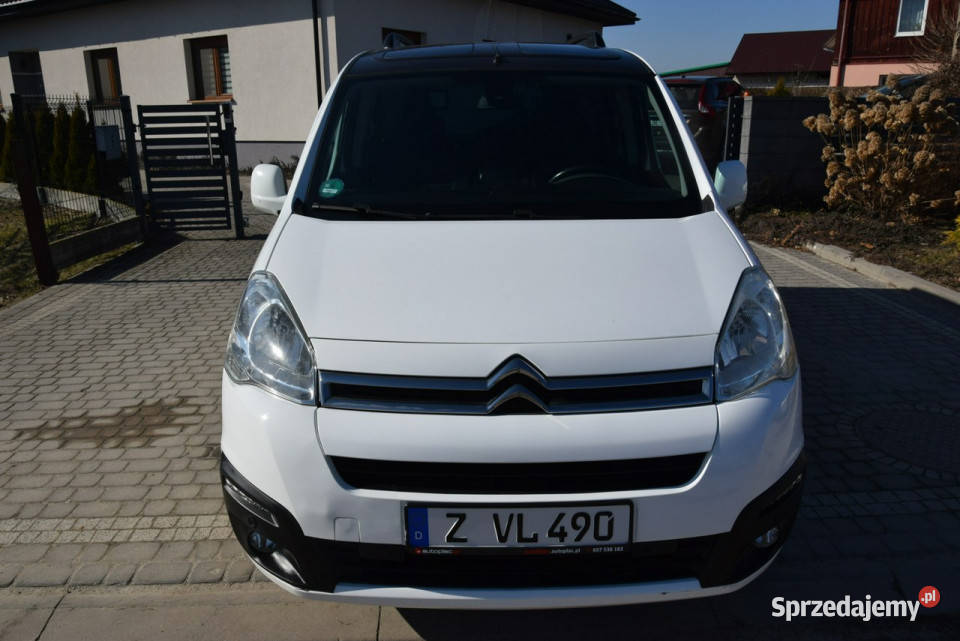 Citroen Berlingo 16 HDI 2017r Klimatronik PDC biały Majdan Sieniawski