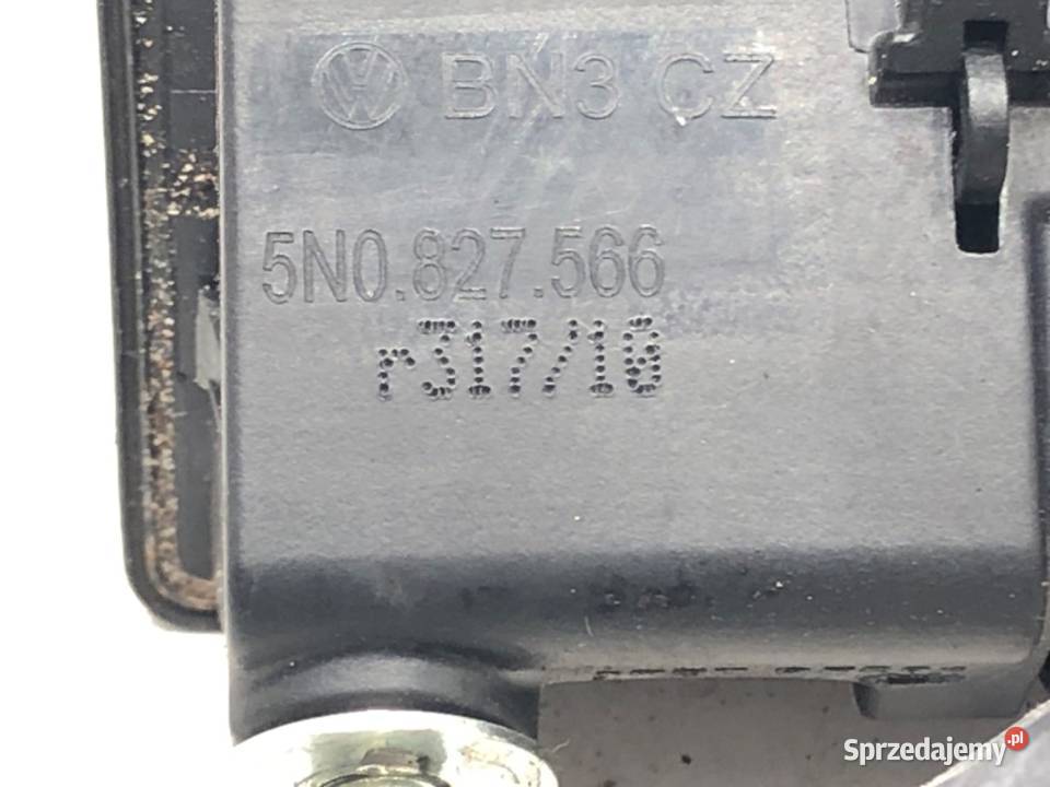 KLAMKA KLAPY TYŁ VW GOLF VI 5N0827566 Kombi 0914 osobowe Klapy bagażnika