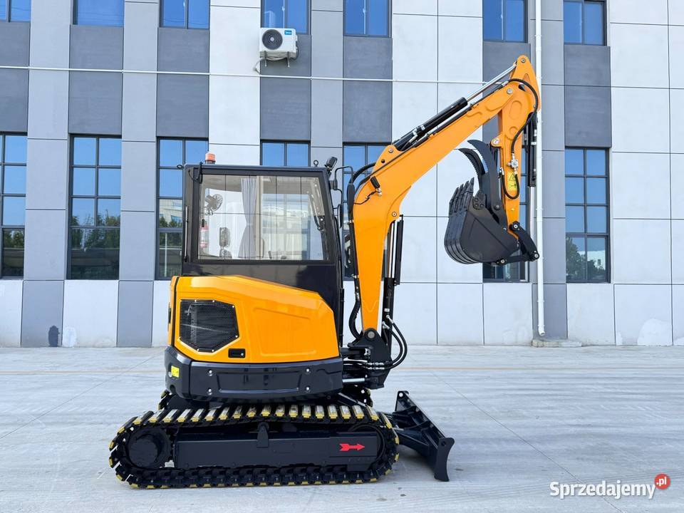 Minikoparka 4 t Mller Machinery MB 40 silnik Pleszew