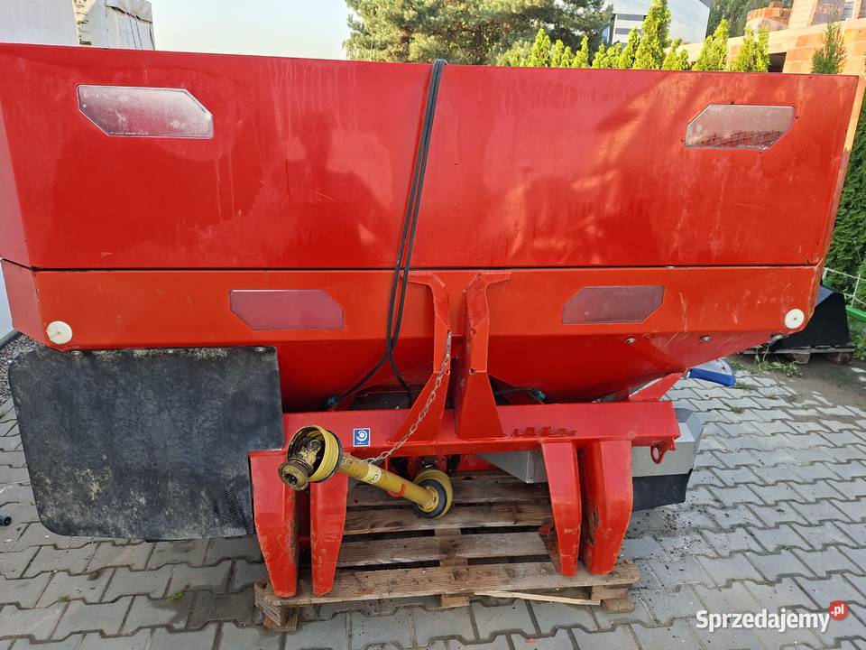 Rozsiewacz Nawozu Kuhn AXIS 301