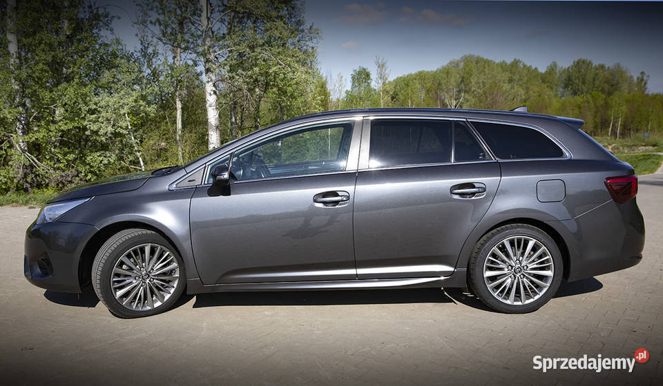 avensis toyota szklany dach 1800cm3 Dęblin