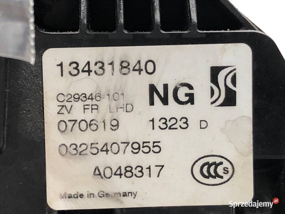 ZAMEK DRZWI PRAWY PRZÓD OPEL CORSA E Hatchback osobowe