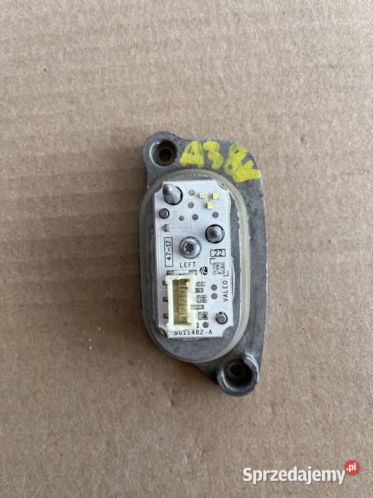 AUDI A3 DIODA ŚWIETLNA Z RADIATOREM 8V0998473 osobowe