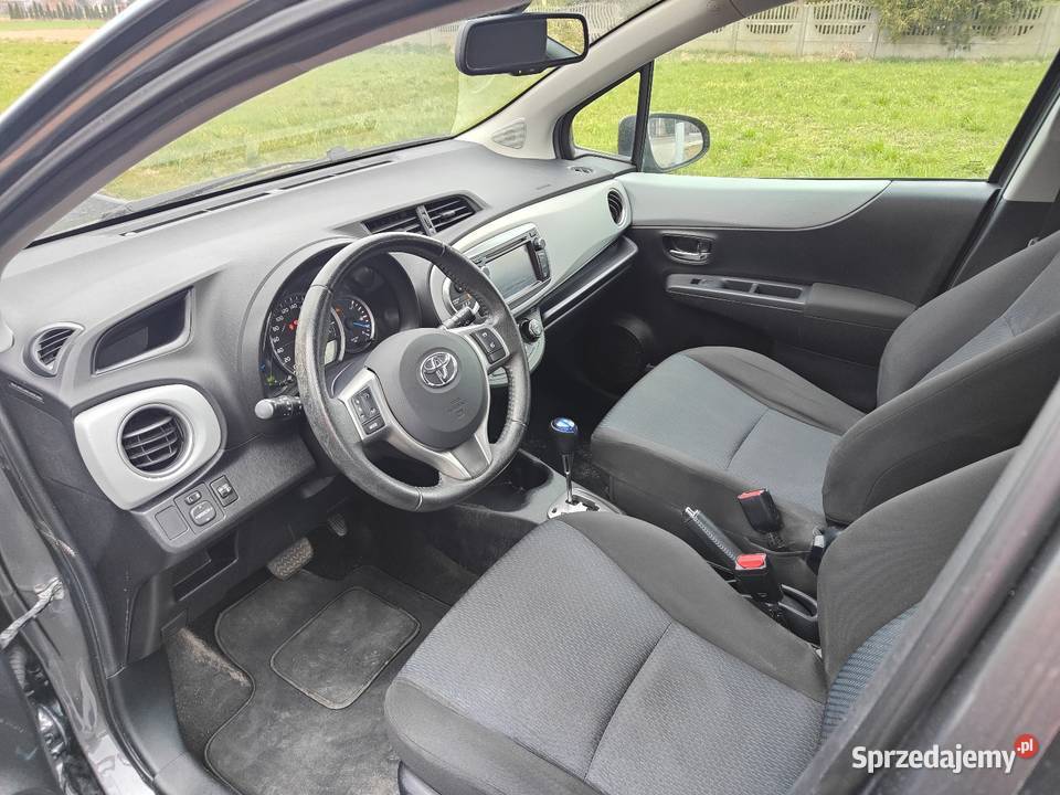 Toyota Yaris Hybrid klima temomat Łąkociny