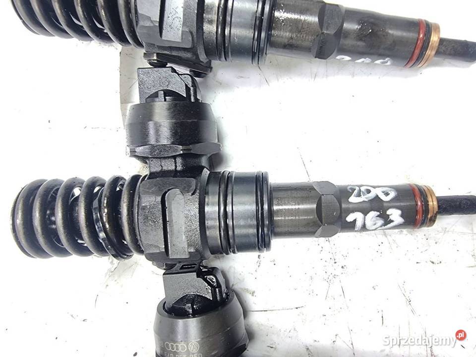 WTRYSKIWACZ VOLKSWAGEN GOLF V 038130073AG Lipno
