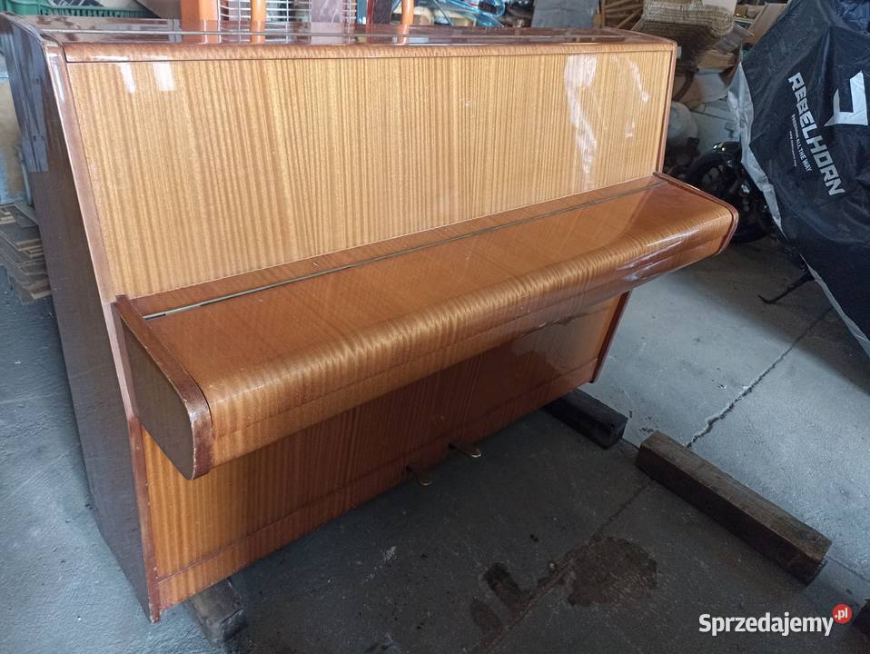 Stare pianina Eisenberg i Calisia Szczecin