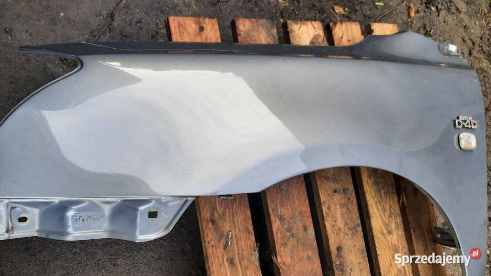 błotnik prawy lewy Toyota Avensis II t25 osobowe
