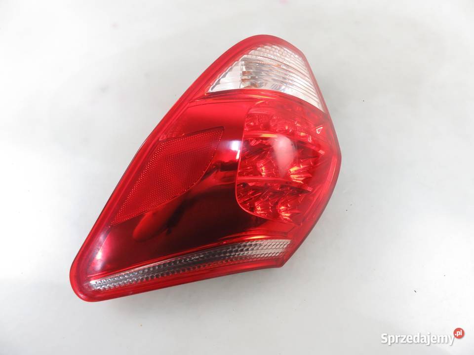 LAMPA PRAWA TYLNA TOYOTA RAV 4 III