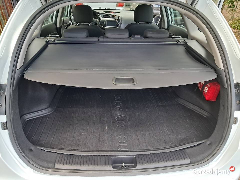 KIA CEED 2 Kombi 16 crdi 136 kmSzawajcaria manualna Kielce