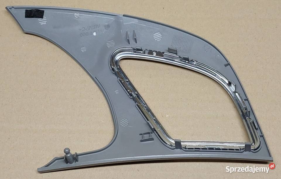 RAMKA OSŁONA KRATKI NAWIEWU LEWA AUDI A5 S5 8T Mielęcin
