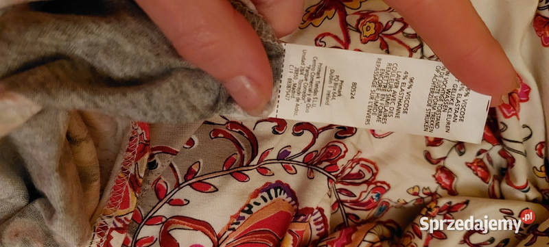 Sukienka w kwiaty Józefów Roztoczański