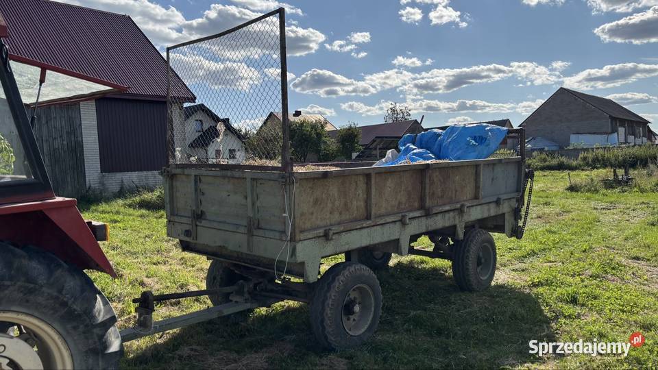 Rozrzutnik dwuosiowy solidny garażowany Przygradów