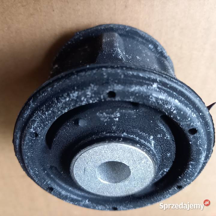 43776871S655K653AA Tuleja belki tył Es95Fi96Pu osobowe