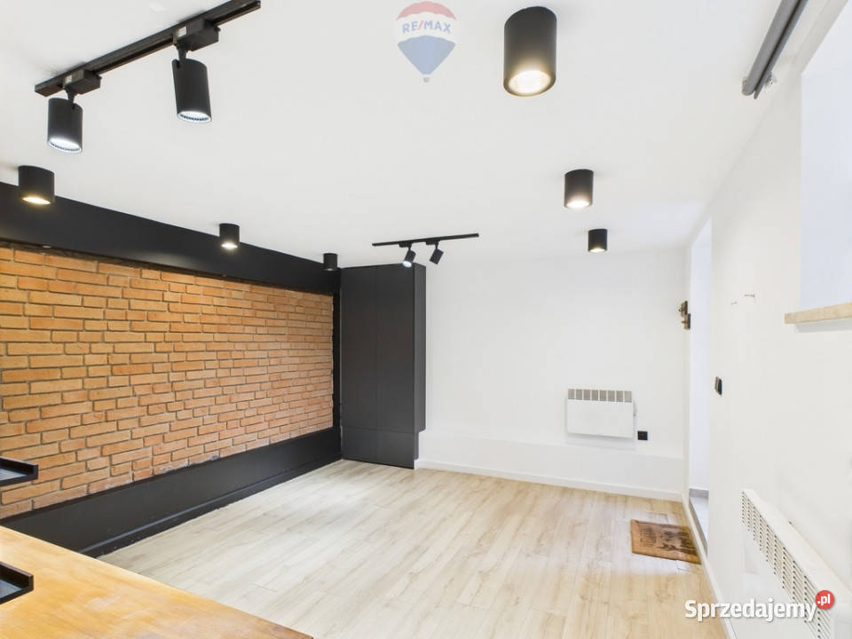 Lokal użytkowy w kamienicy centrum 21m2