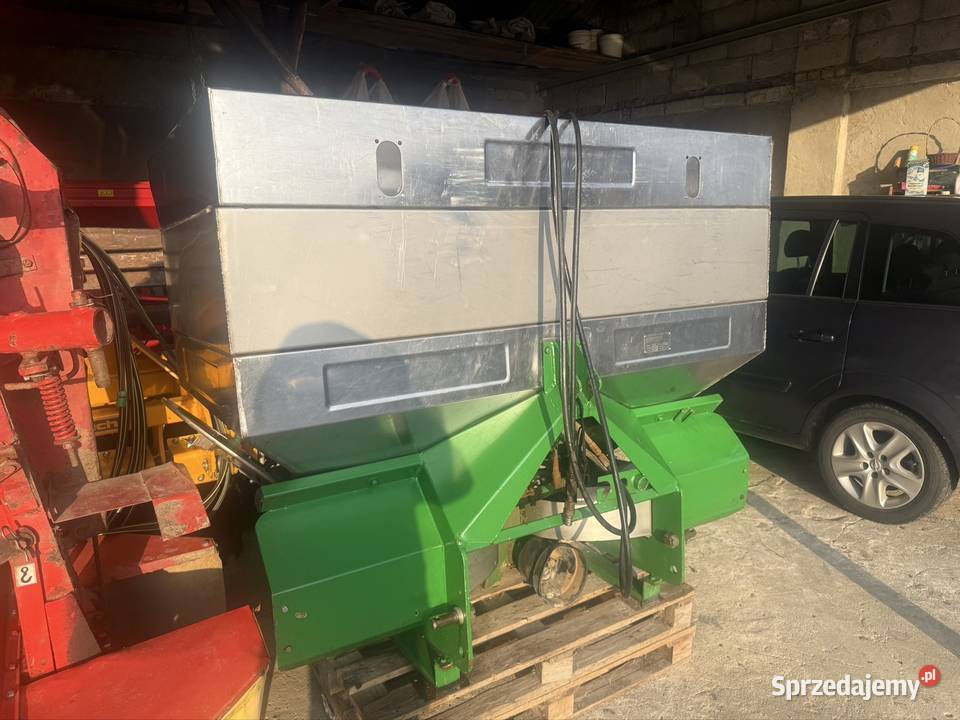 Rozsiewacz Unia MX850 Wojsławice