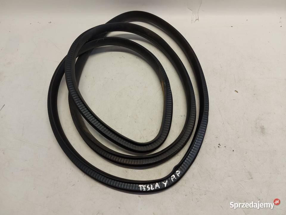 TESLA MODEL Y 2022r USZCZELKA PRAWY PRZÓD sprzedam
