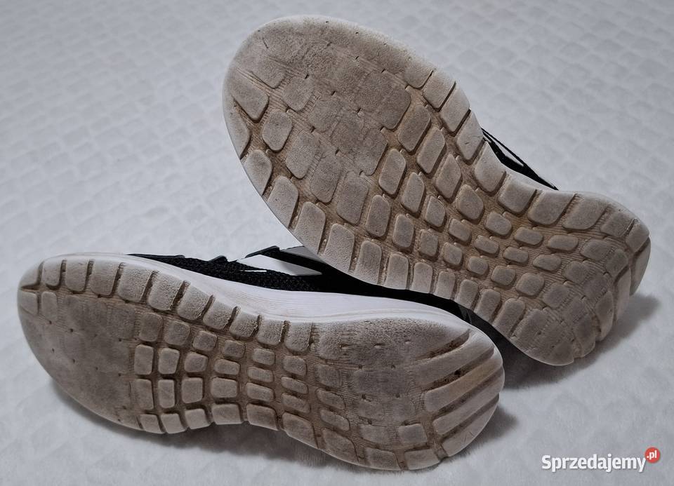 Buty chłopięce sportowe na rzepy 335 Adidas 22