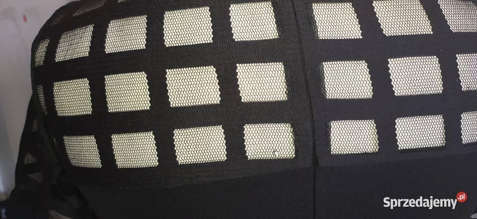 delikatna czarna sukienka ciążowa Asos Maternity Warszawa