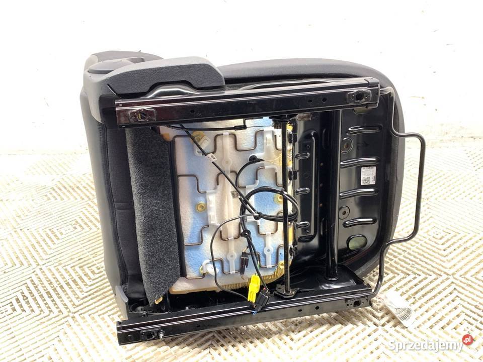 FOTEL PRAWY PRZÓD VW UP Hatchback SIEDZENIE