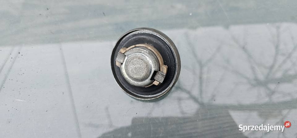 Korek wlewu paliwa chrom mercedes w124 w202
