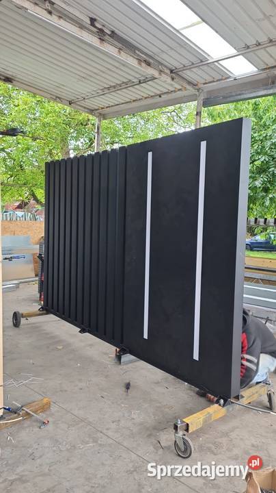 NOWEWOCZESNE OGRODZENIA PODŚWIETLANE