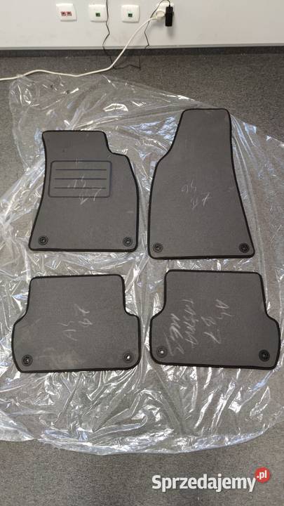 Dywaniki Welurowe Audi A4 B7 Czerwony niebieski Poznań