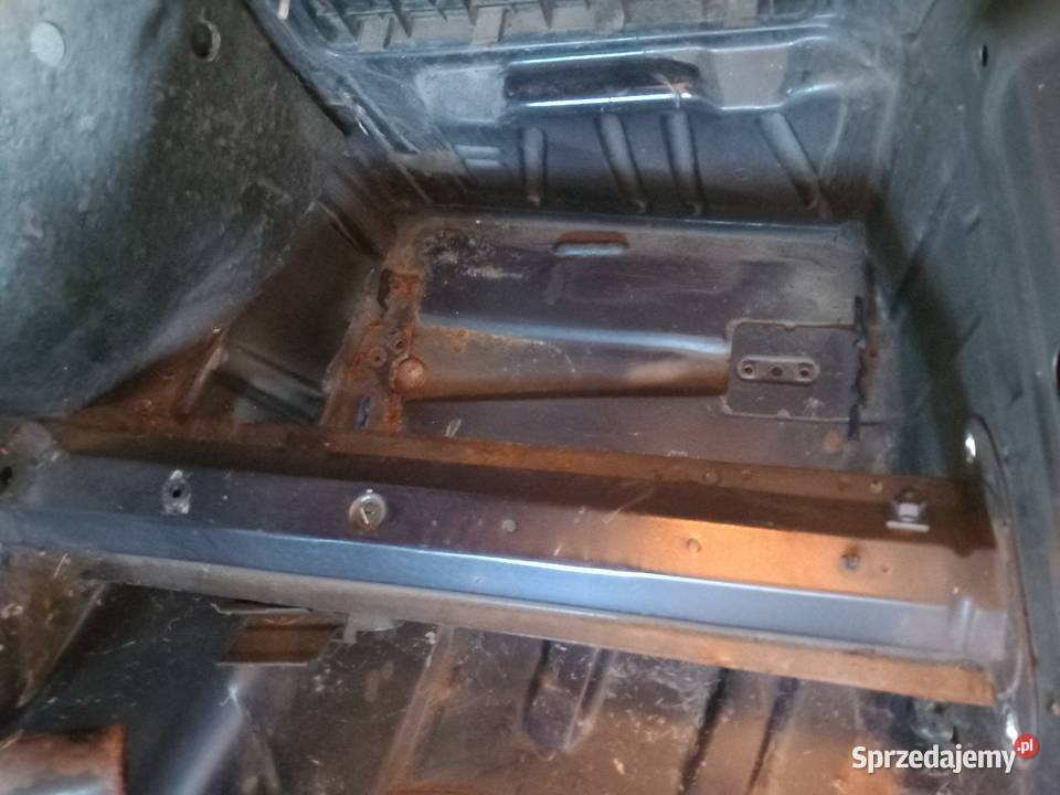 BMW e36 wnęka koła podłoga bagażnika podłużnica Brzozów