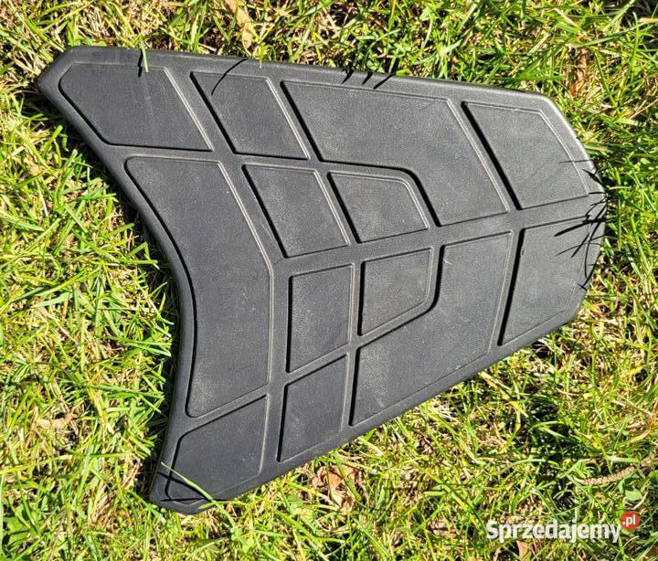 Uchwyt pasażera tył bagażnik ogon zadupek Plastiki Piła