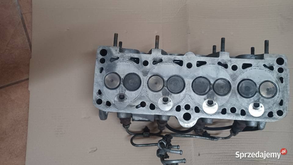 GŁOWICA CYLINDRÓW VW T3 16D GOLF II 068103373 osobowe Rakoniewice