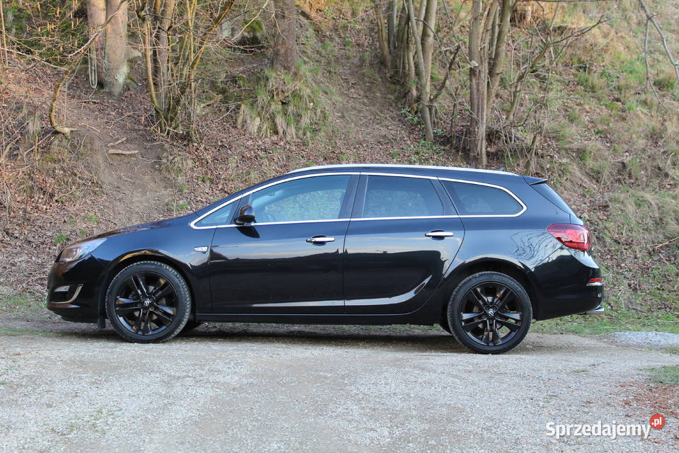 Opel Astra J Sports Tourer 14 Turbo 140 2013r Blizne sprzedam