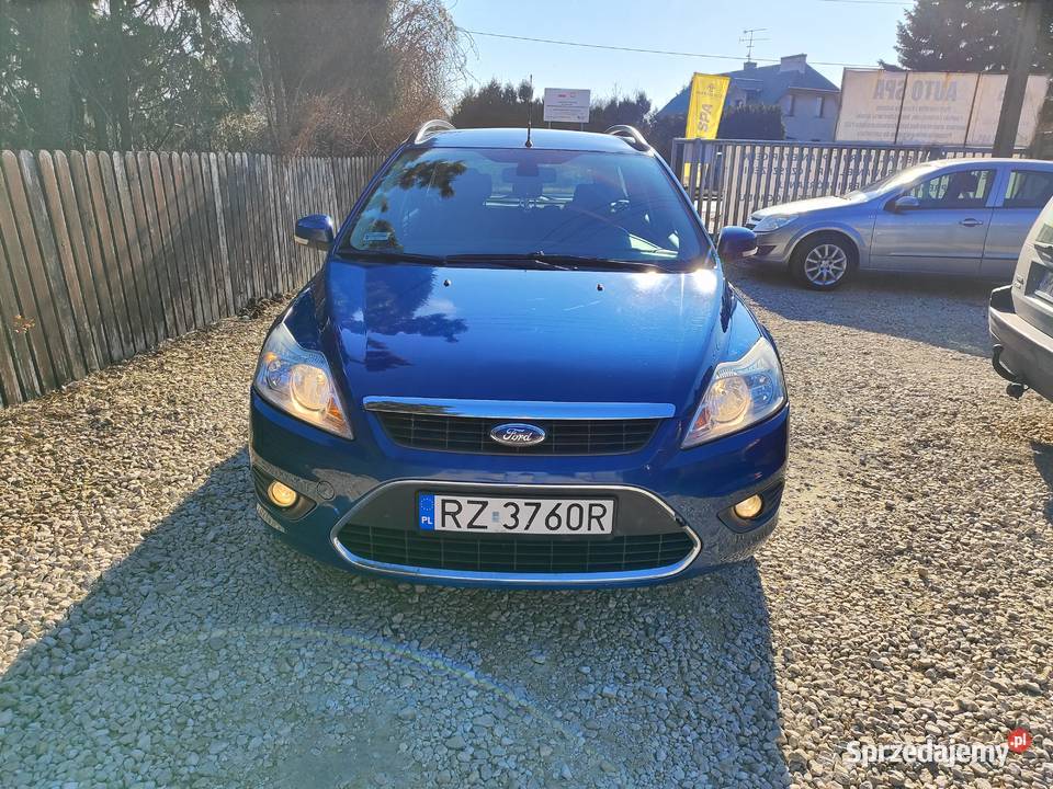 Ford focus benzyna niski przebieg ładny kolor Piotrków Trybunalski