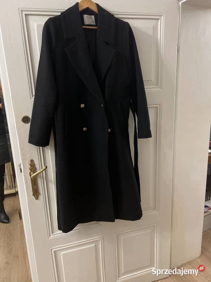 Ponadczasowy klasyczny płaszcz czarny Gąski sprzedam