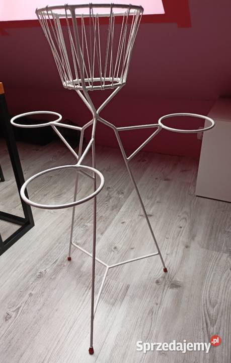 Kwietnik stojący żylkowy z PRLU Ostrów Wielkopolski