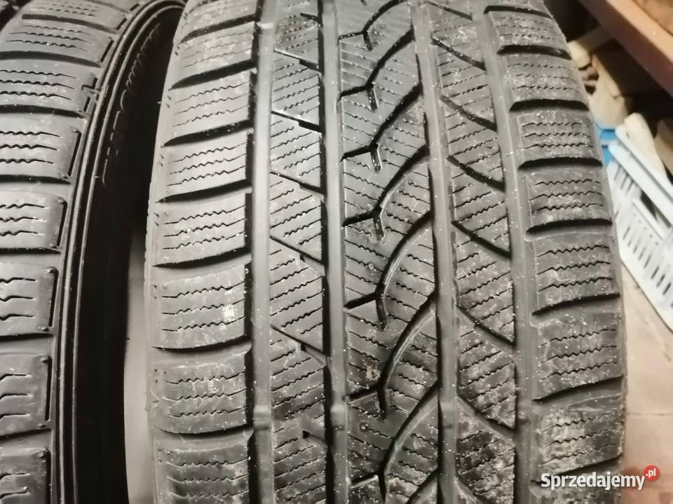Opony zimowe 18 235 na 40 FALKEN 2 150A Brodnica sprzedam