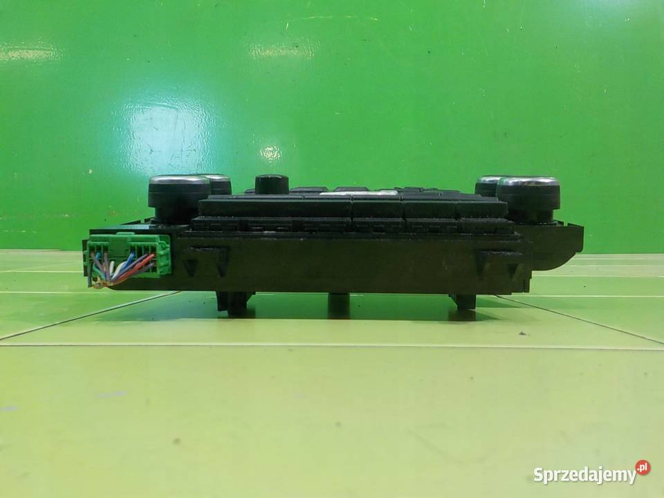 VOLVO V70 III 24 D5 AUT 08r KOMBI 5D panel