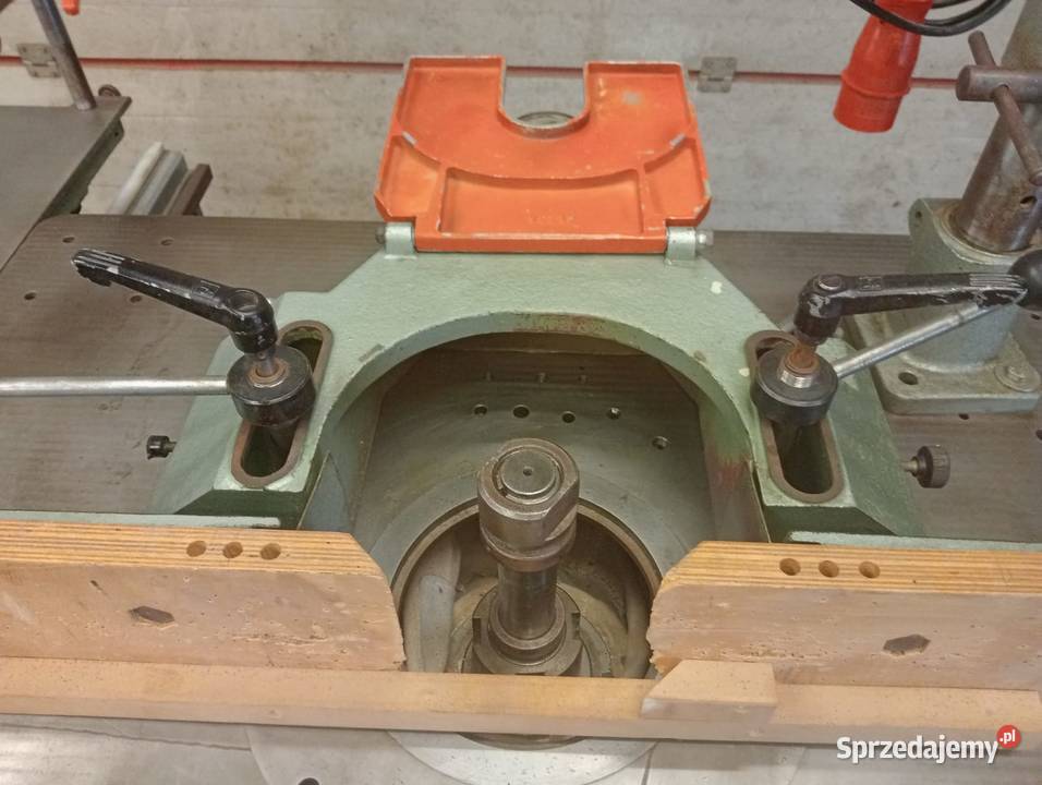Frezarka dolnowrzecionowa OKOMA z posuwem Wejherowo