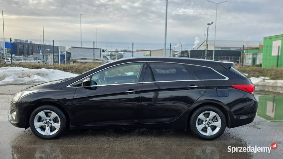 Hyundai i40 ledy xsenon duza navi mały przebieg ABS