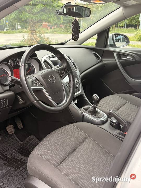 OPEL ASTRA J SPORTS TOURER 14 TURBO 140 LPG Toruń sprzedam