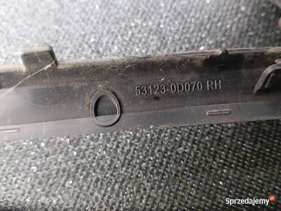 Listwa grilla Yaris lll 531230D070 RH wielkopolskie Nowa Wieś Zbąska